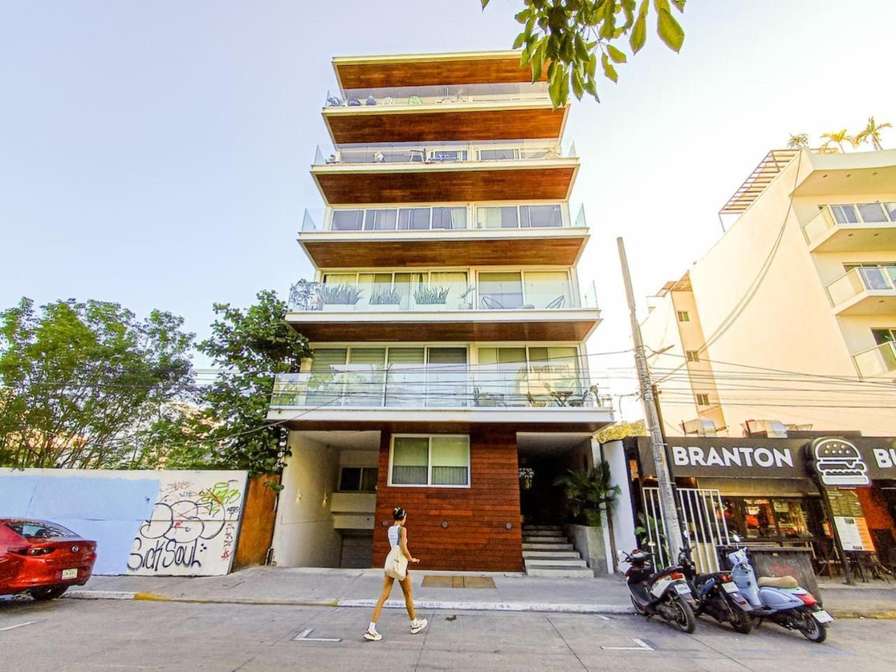 Wide With Sunny Balcony Pool Gym Steps 2 Apartamento *