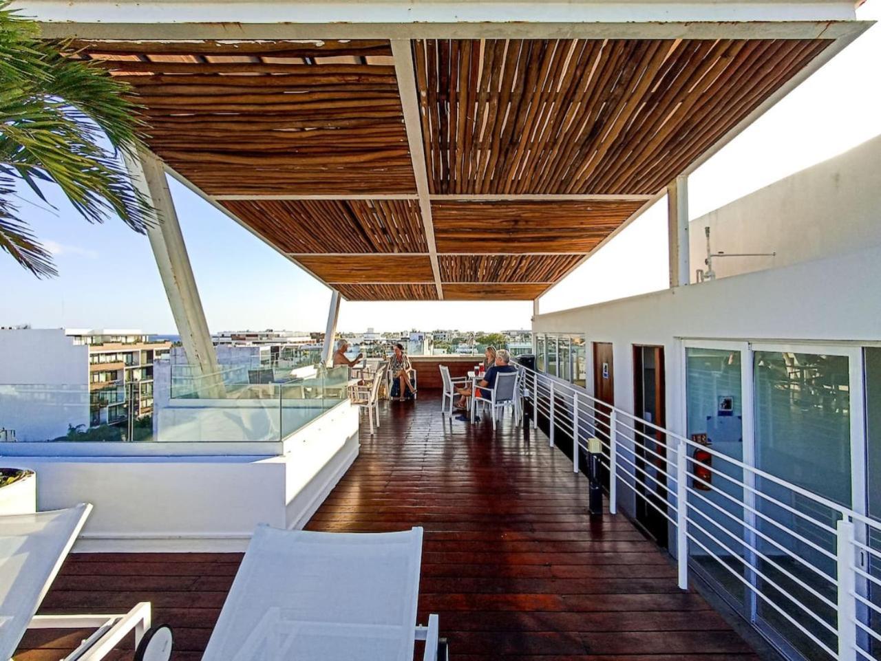 Wide With Sunny Balcony Pool Gym Steps 2 Apartamento